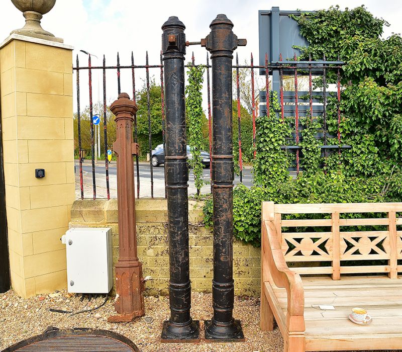 Garden Art Plus Ltd : Antique Cast Iron Gate Posts